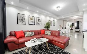 Lumina 3 bedrooms apart near the Warszawa Zahodnia